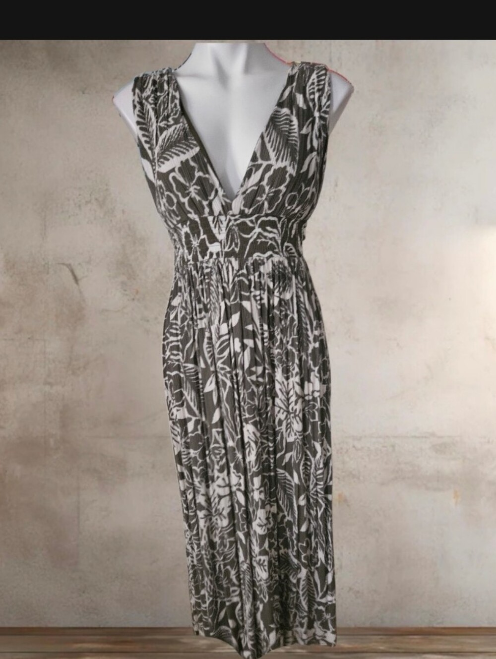 Just Found Olive Green Rayon Side Cut Out Floral Maxi Dress Large